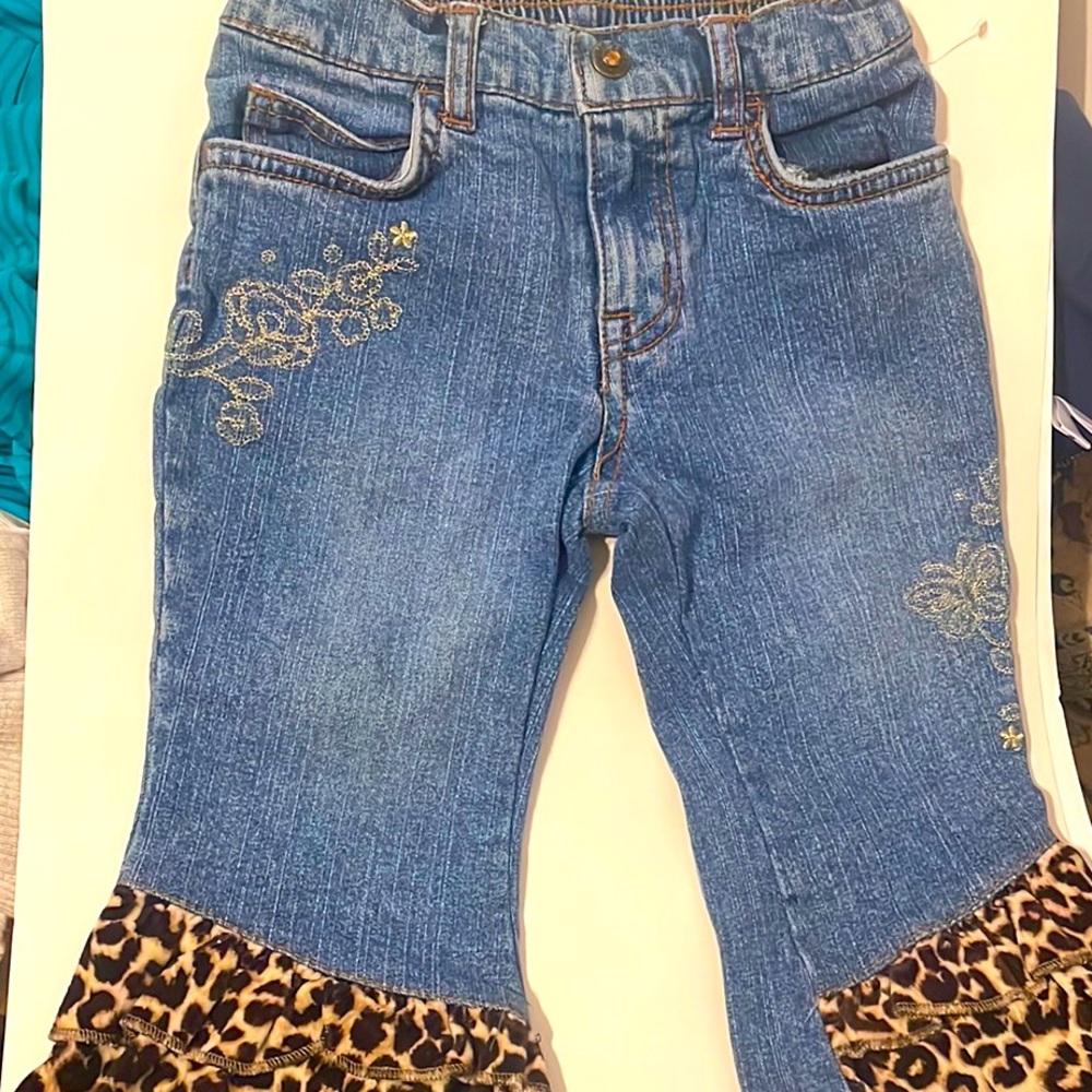 Girls Bellbottom Bluejeans with leopard print